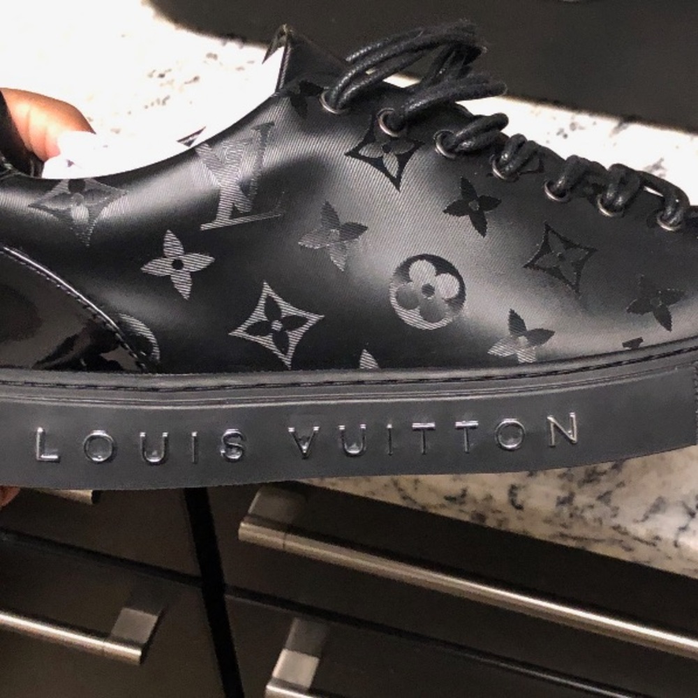 Louis Vuitton shoe - Picture 2 of 2